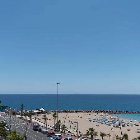 Virginia Daire Los Cristianos (Tenerife)